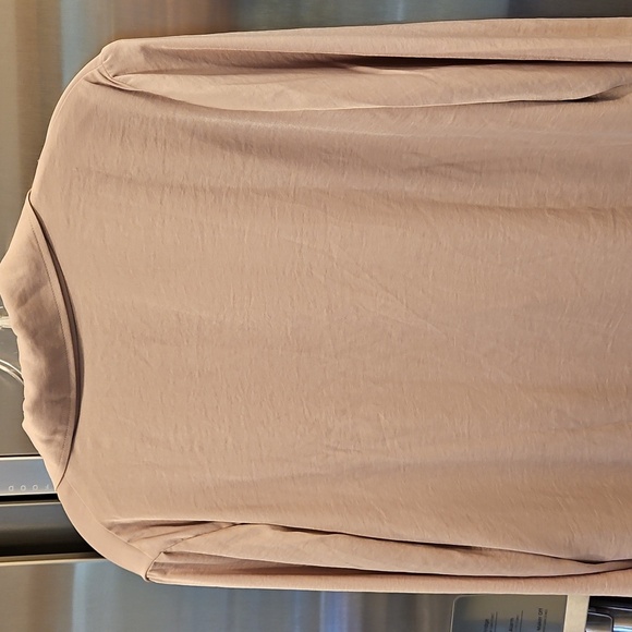 💕BAREFOOT DREAMS💕 Washed Satin Notch Collar Robe ~ Feather Medium M NWT - Picture 6 of 11